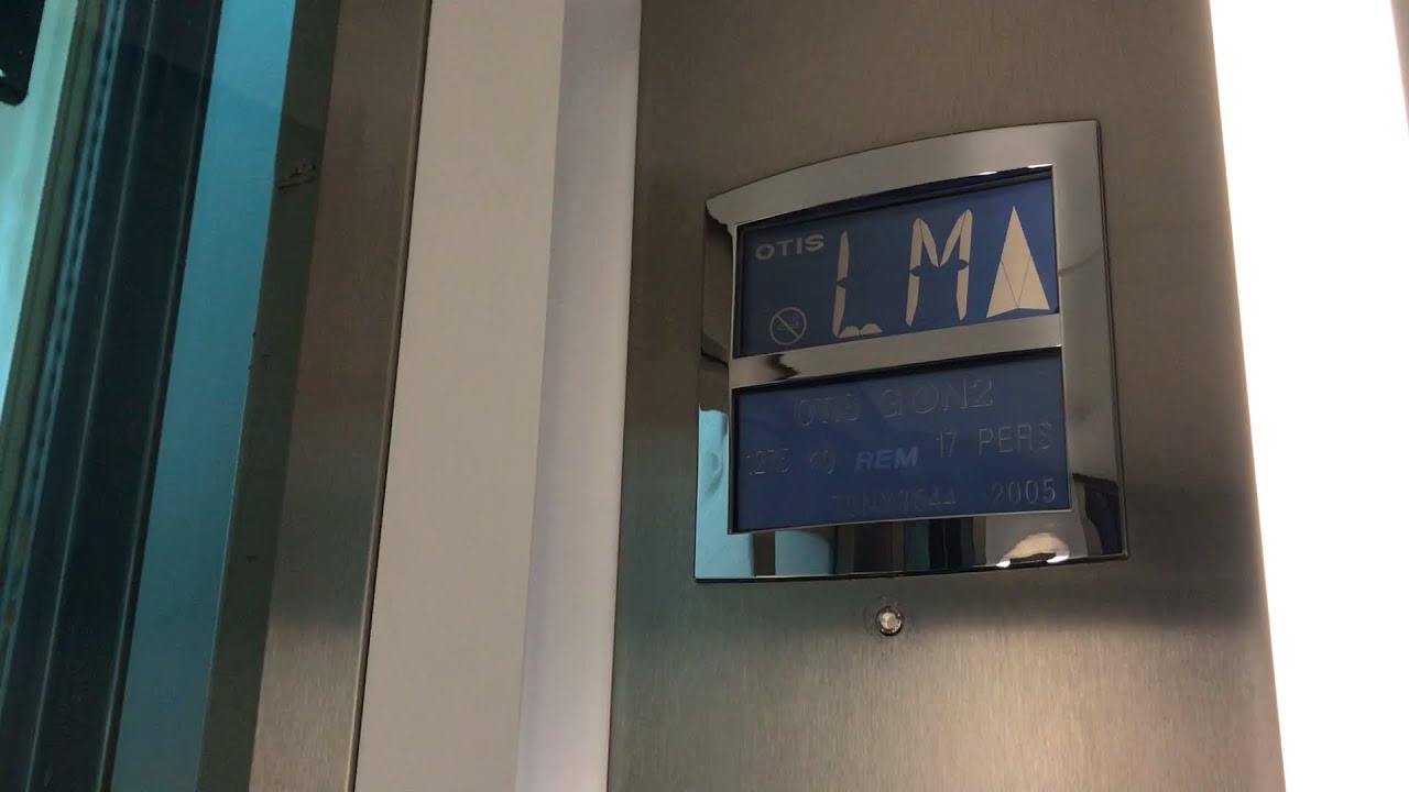 Lifts @ Drake Circus Shopping Centre in Plymouth
