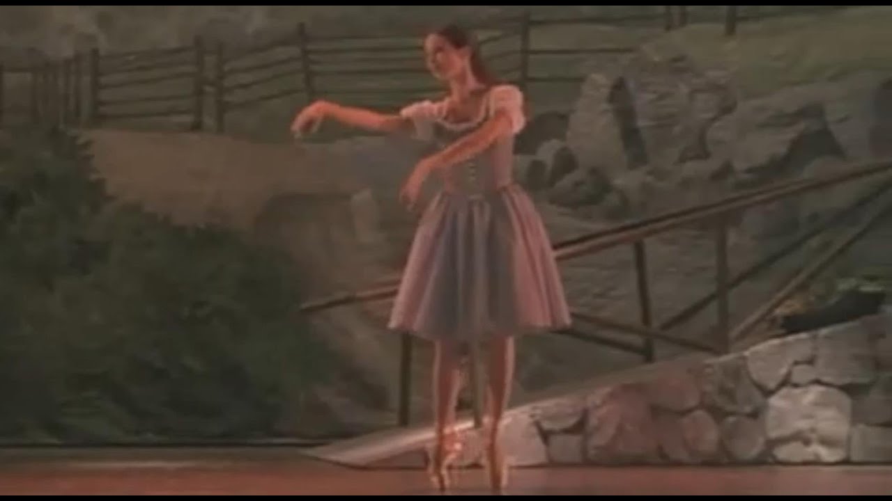 Amy Acker 'ballerina' - Angel