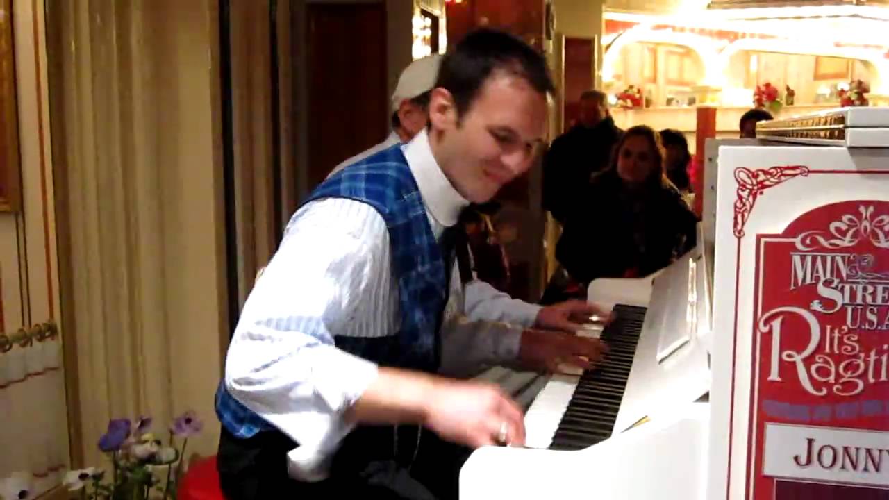 Jonny May and Johnny Hodges  playing  Ragtime version of Frankie and Johnny at Disneyland