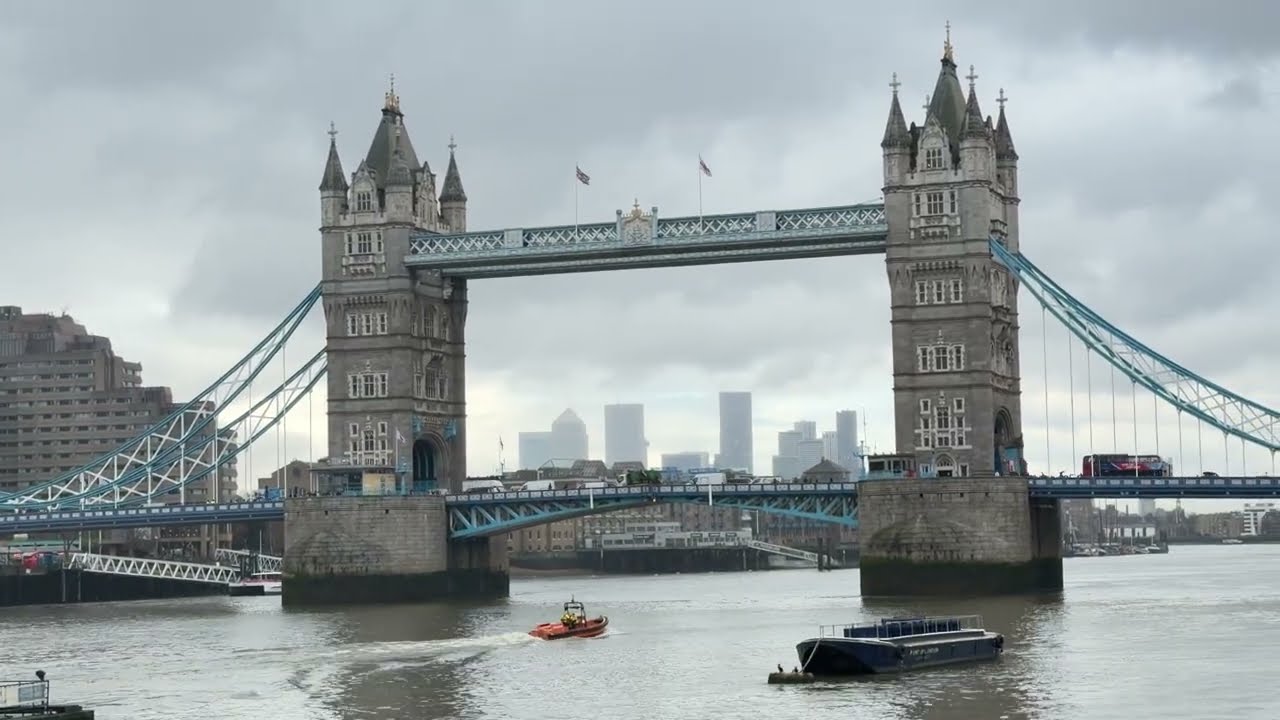 Southwark Cathedral to Tower Bridge - Southbank Stroll  2.