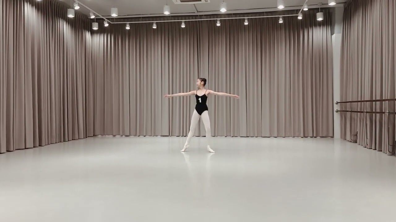 RAD - Intermediate Foundation - Pirouettes en Dedans
