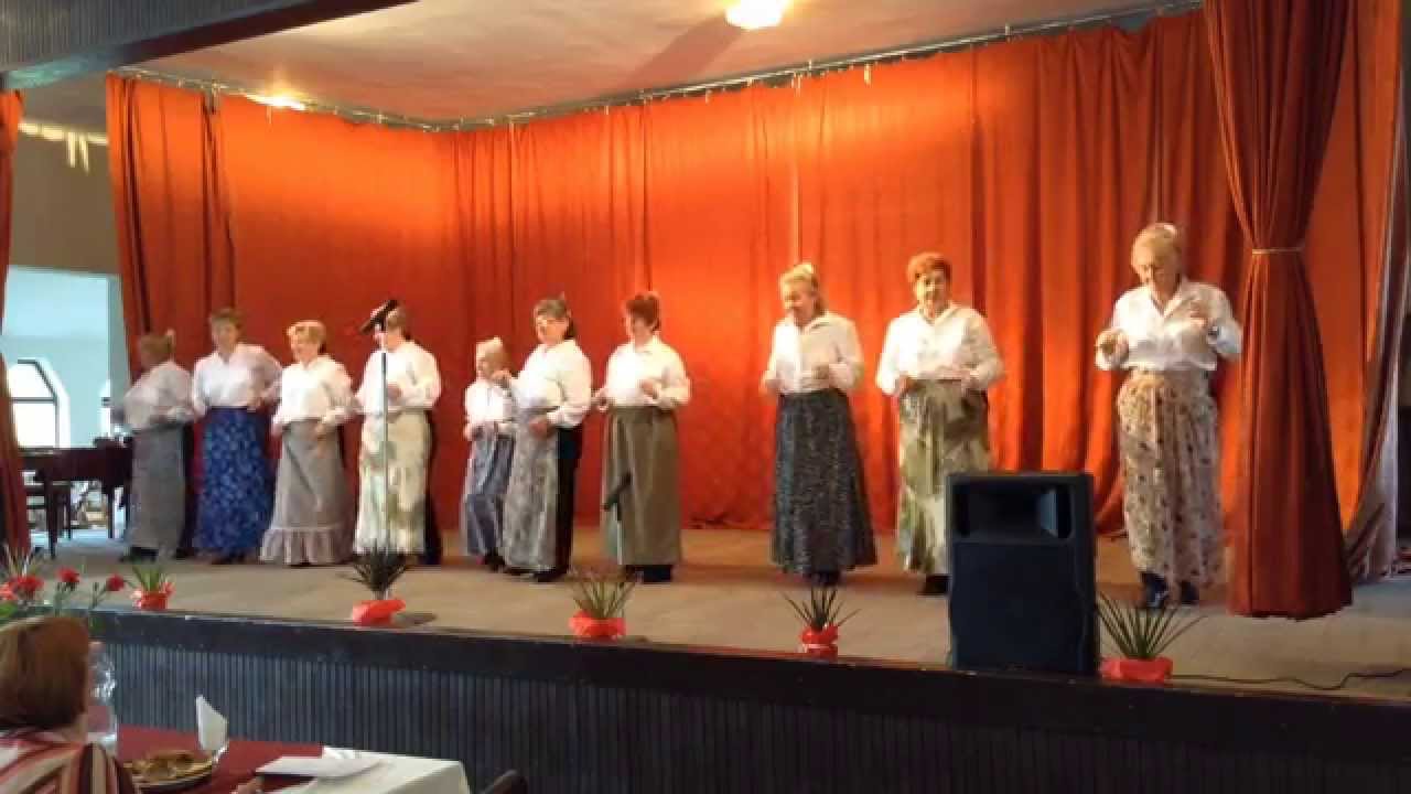 Búzavirág Nyugdíjas Klub - Egy szoknya, egy nadrág