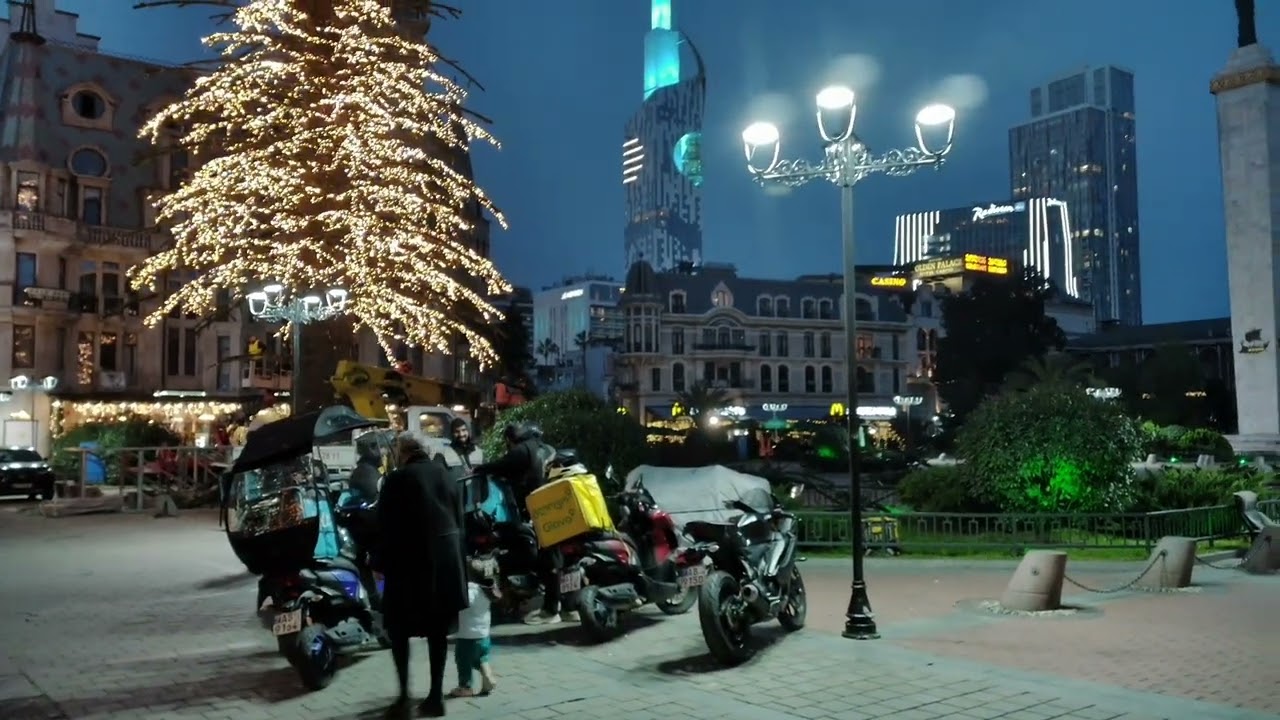 2025.12.09 Грузия. Аджария. Батуми. Улица Мемед Абашидзе (бывшая Сталина). Видео №02