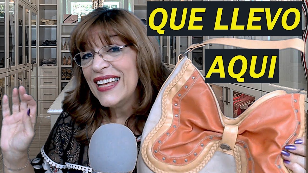 ASMR QUE LLEVO EN MI CARTERA/BOLSO/CONVERSANDO CONTIGO 👜What do I have in my handbag?