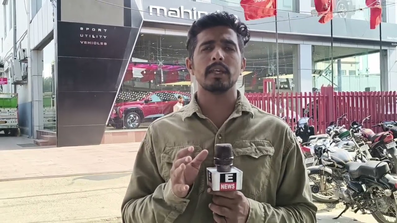 Dysp traffic Pohanche Bari Brahmana footpath clear karwane lakin nahi karwa sake.