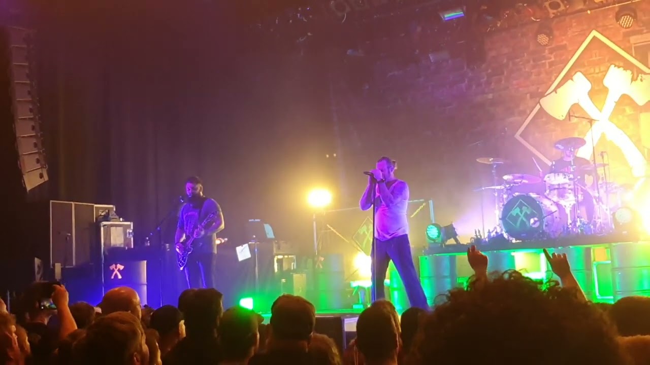 Kärbholz Medley Mutmacher Feuerräder Barrikaden Tour live Frankfurt 31.03.2023