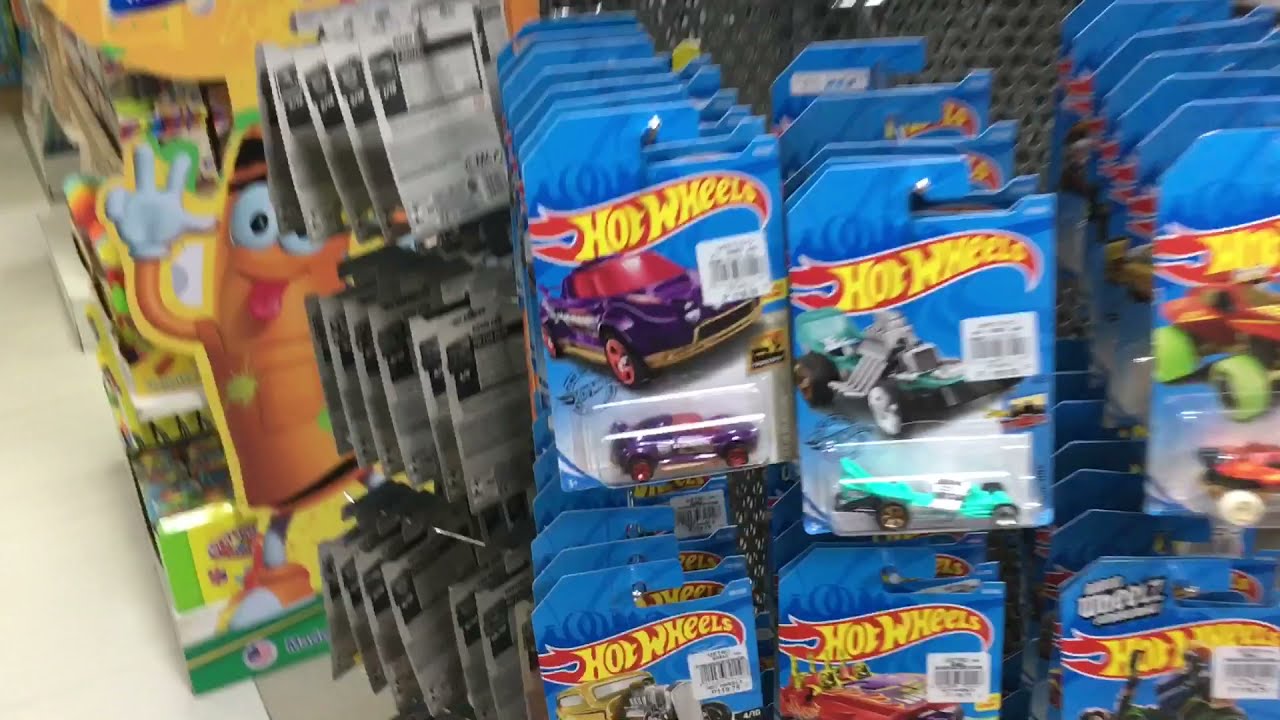 Hotwheels and Matchbox Hunting at Metro Department Store Alabang