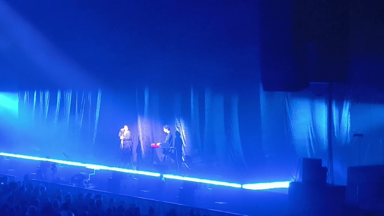 Clara • Gimme Love (Sia) - Zénith Rouen - 22/11/2024