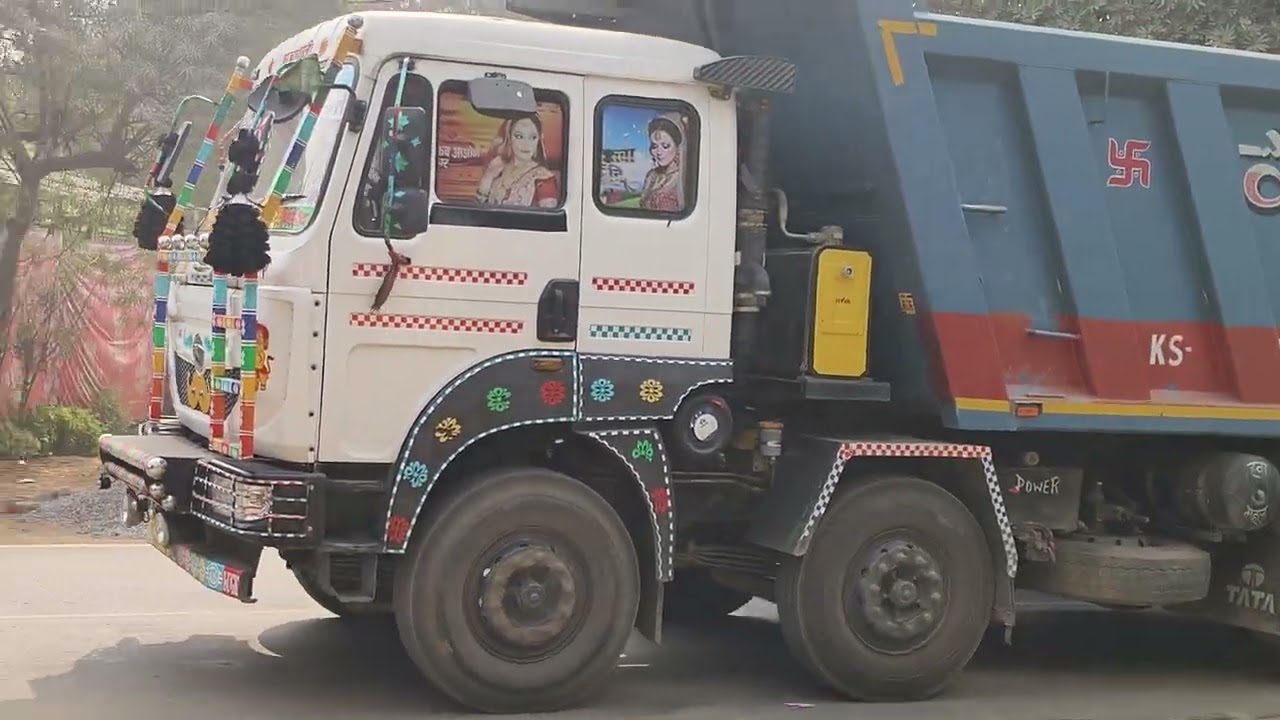 Truck se road hua jam 