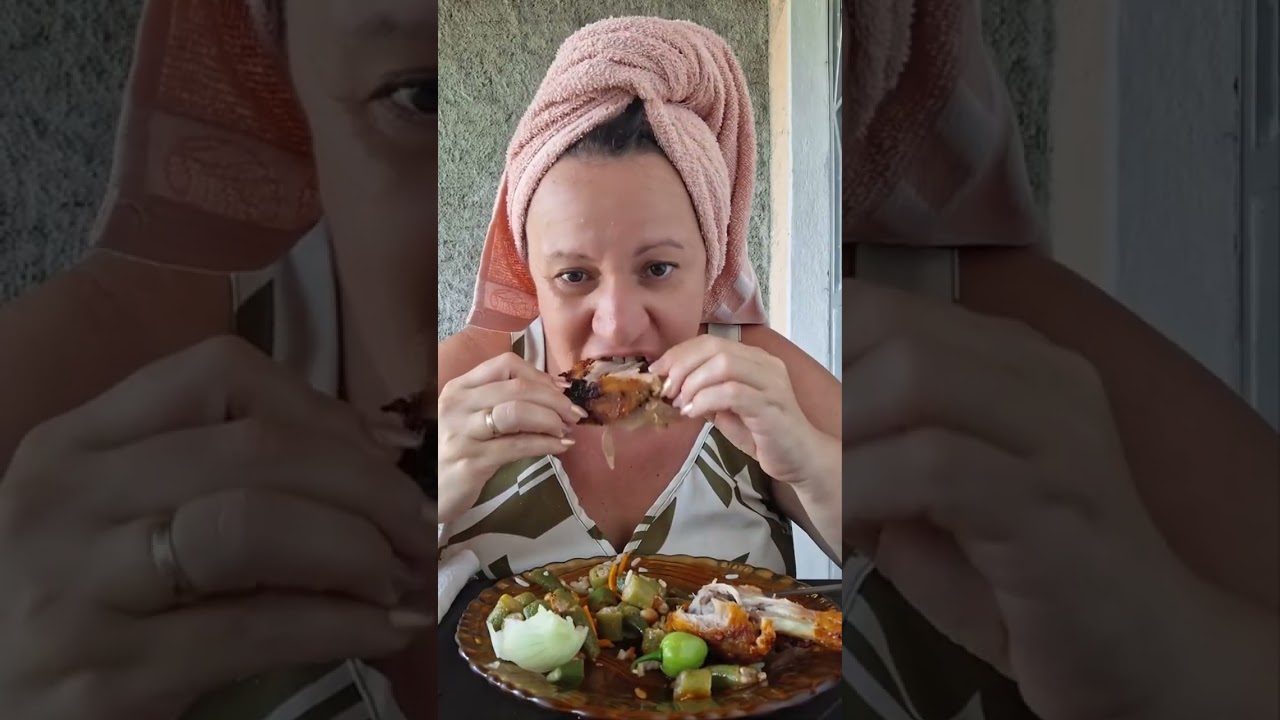 Olha o tamanho dessa coxa de frango