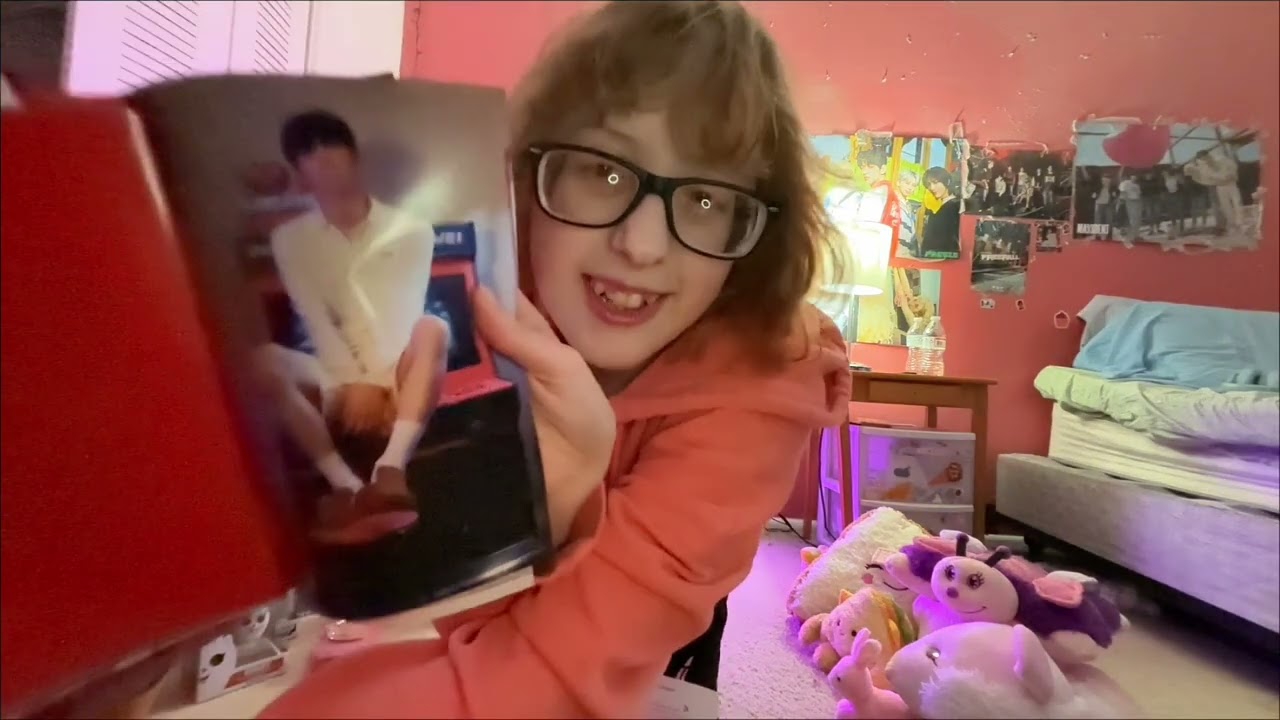 Showing Random Things In My Room (Kpop albums & photo cards, Funko Pop Characters, Random, etc.) 