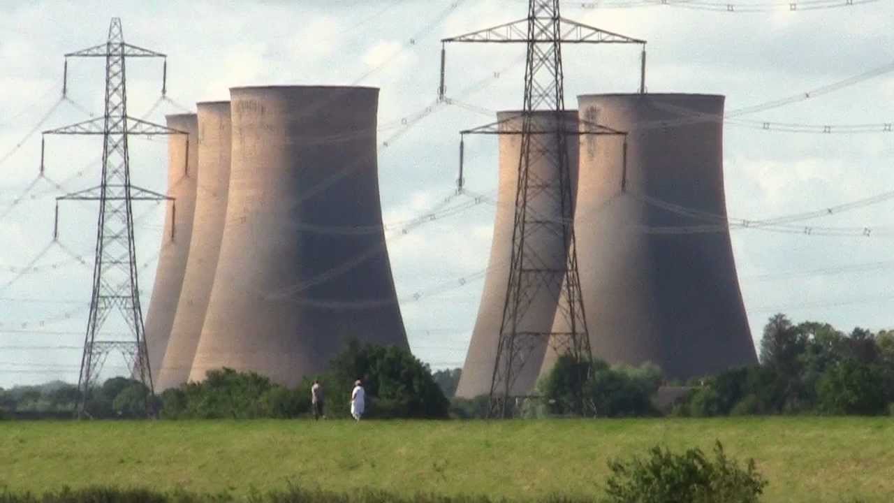 The demolition of High Marnham cooling towers