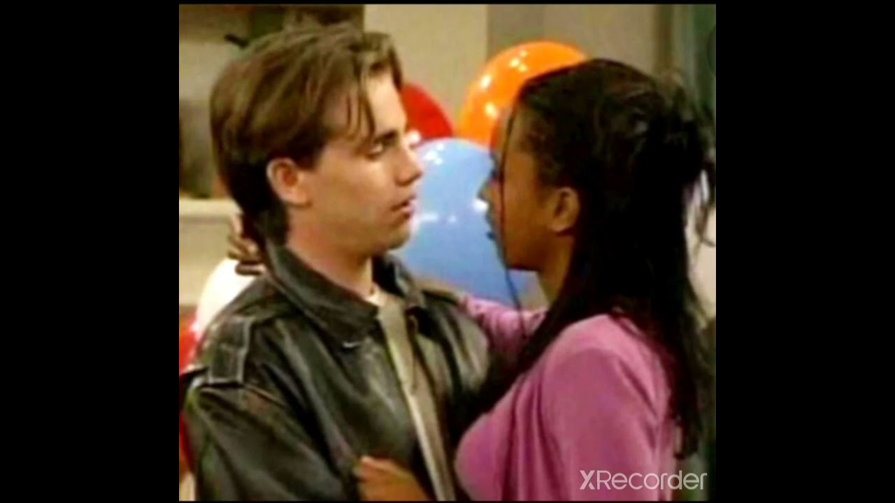 Was Shawn Hunter too attached to Angela Moore?🤔 #boymeetsworld #shawnhunter