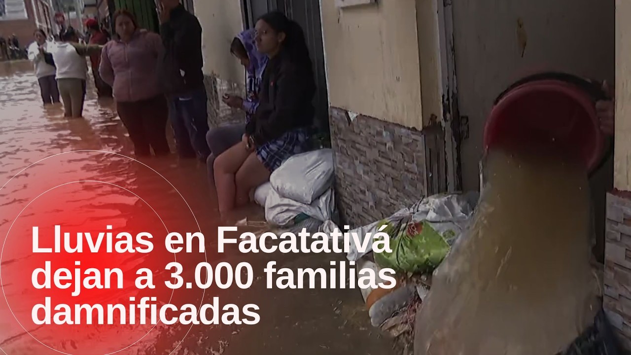 Familias en Facatativá intentan recuperar sus casas con baldes y bultos de arena