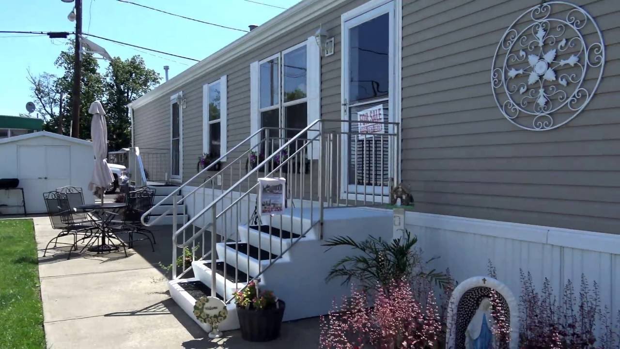 SOLD (D-7) 2 Bedroom 1 Bath Manufactured home Edison, NJ $79,000 www.MyHomeInEdison.com