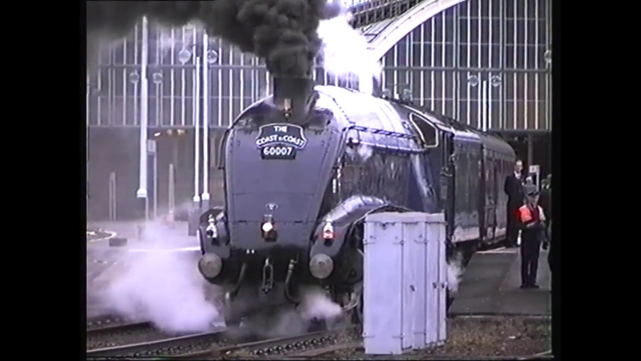 60007 Sir Nigel Gresley leaves Hull Paragon with the Coast to Coast railtour 17.10.1998