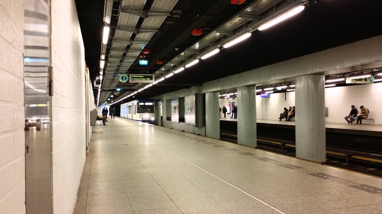GVB Amsterdam M4 CAF Lesmetro vanuit Weesperplein