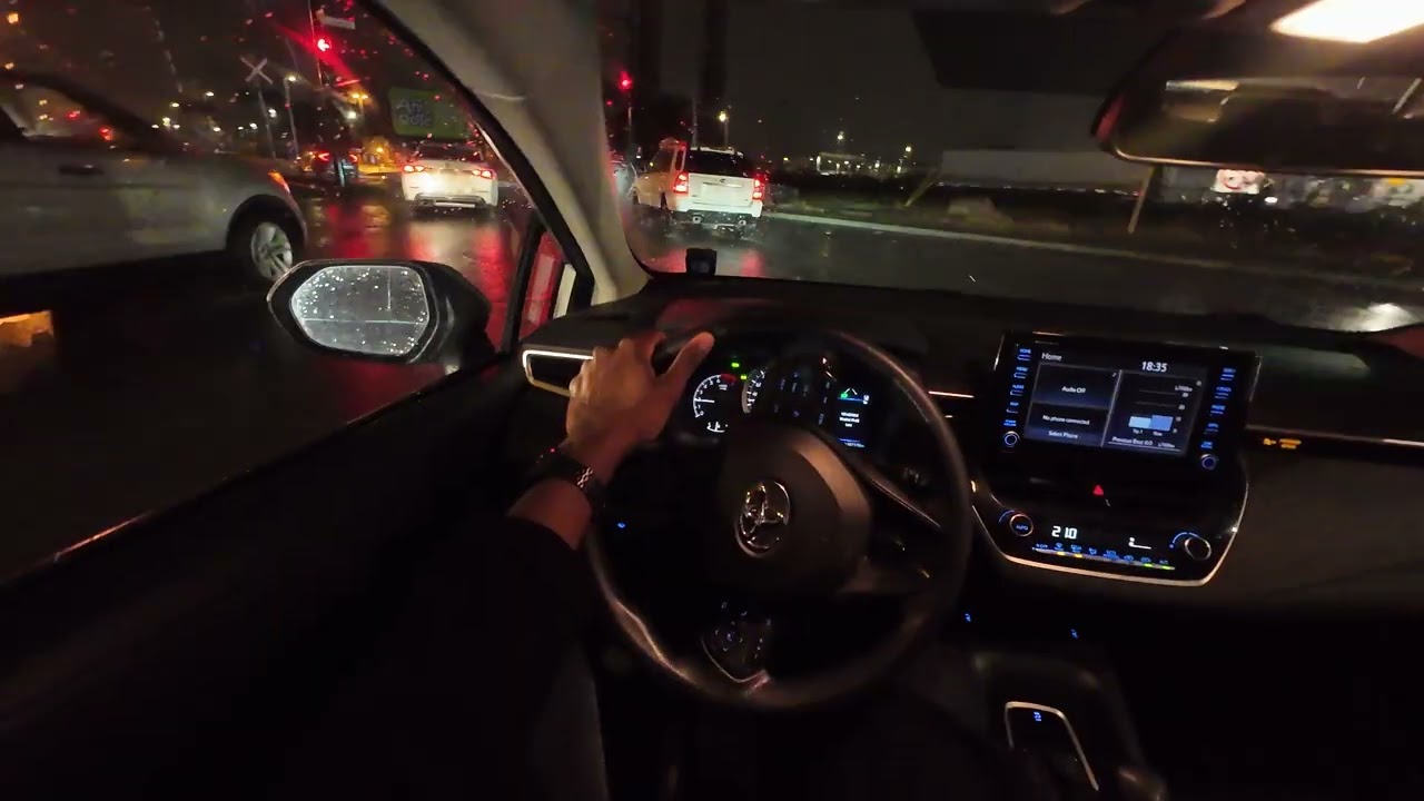 Relaxing Friday Night Traffic | 2022 Toyota Corolla | Roads Light Snow [Winter]