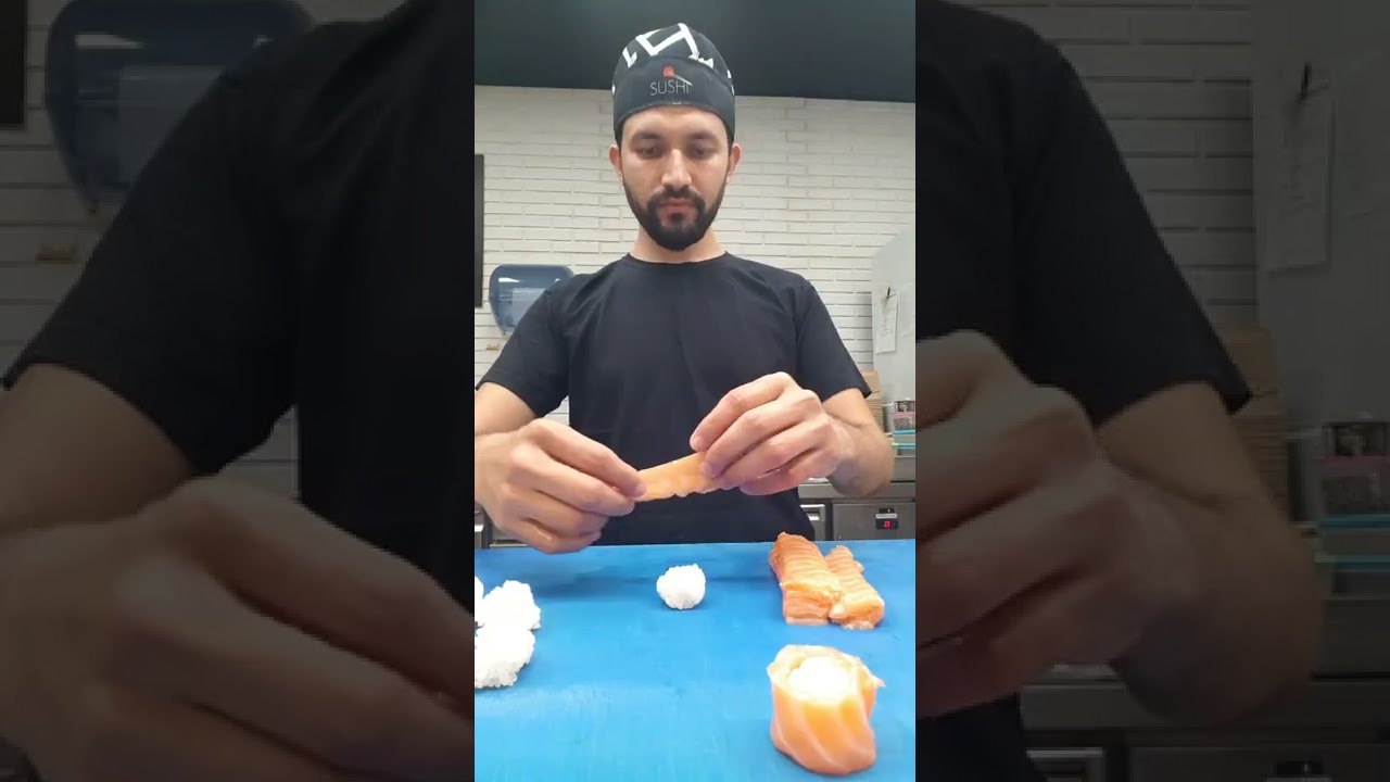 Gunkan Sushi II Salmon Gunkan Maki by Sushi Man Santosh