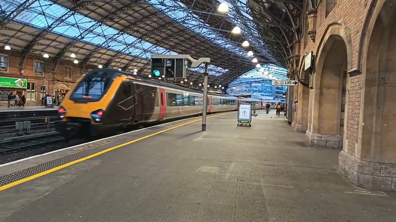 Trains at Bristol temple meads 