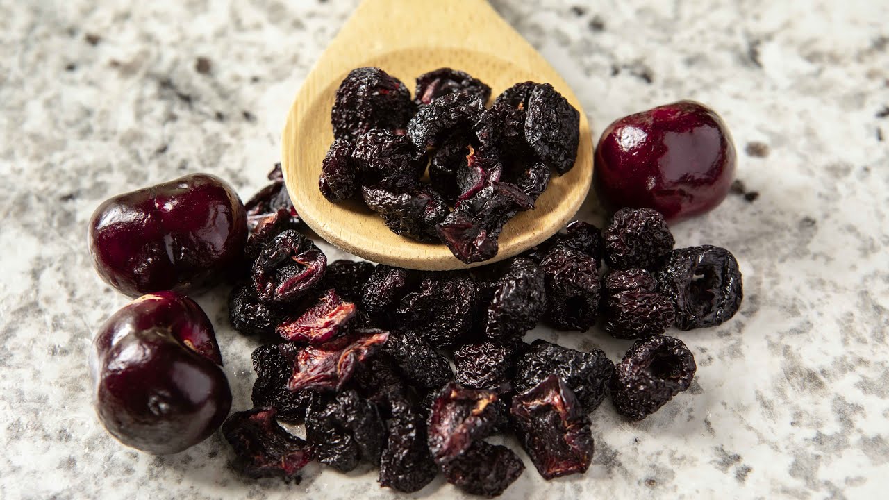 EASY DEHYDRATED (DRIED) CHERRIES