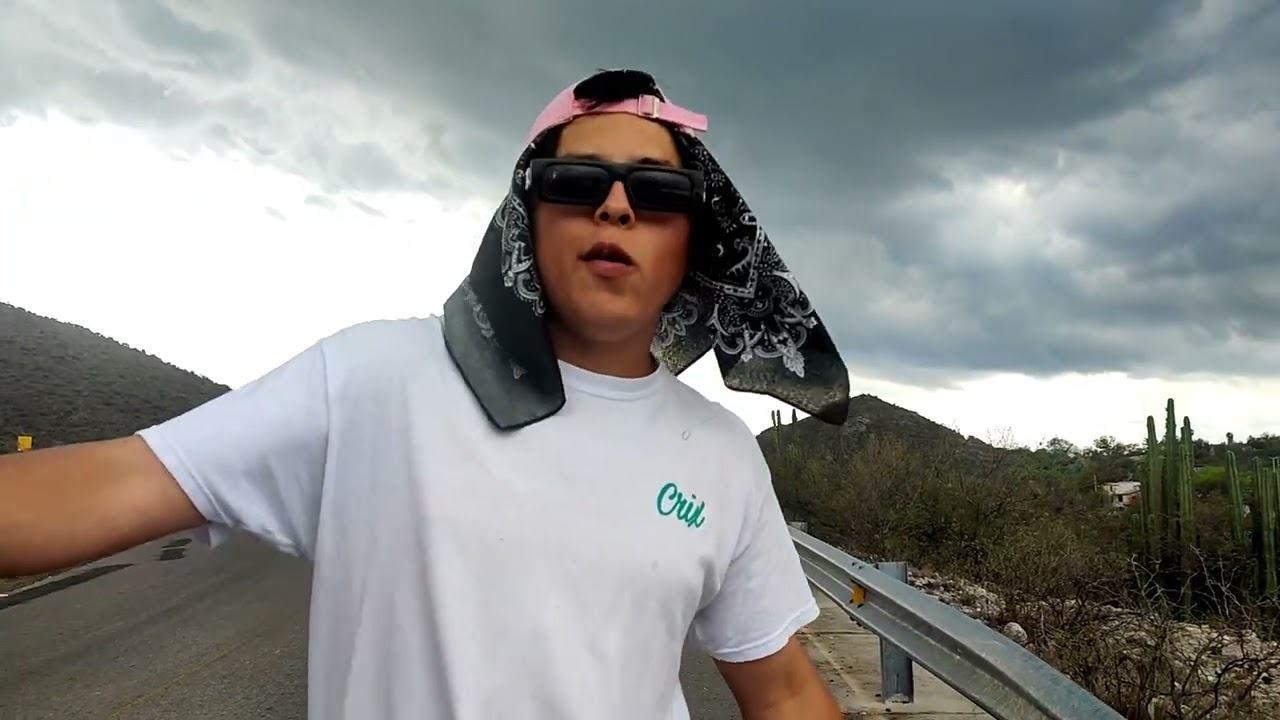 Crix Mc - En una nube(video oficial)
