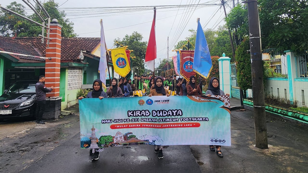 Kirab Budaya dalam rangka Hari Jadi ke-271 DIY