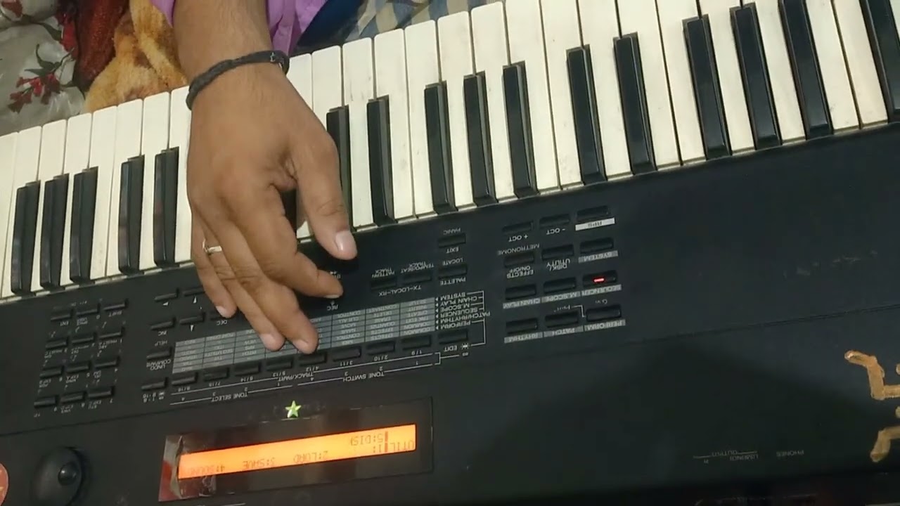 Aaj Roland XP 50 midi se transport data kese karte he dekh dusre Roland XP 50 me .8708596105