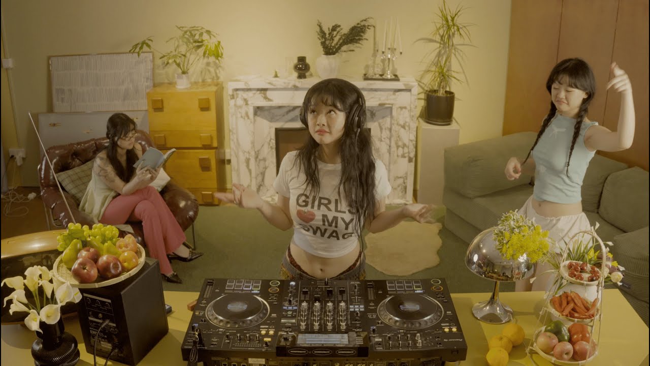 I CLONED MYSELF AND DJ-ED | BAILE FUNK, BASS HOUSE | SMOOTH BRAIN GIRLY