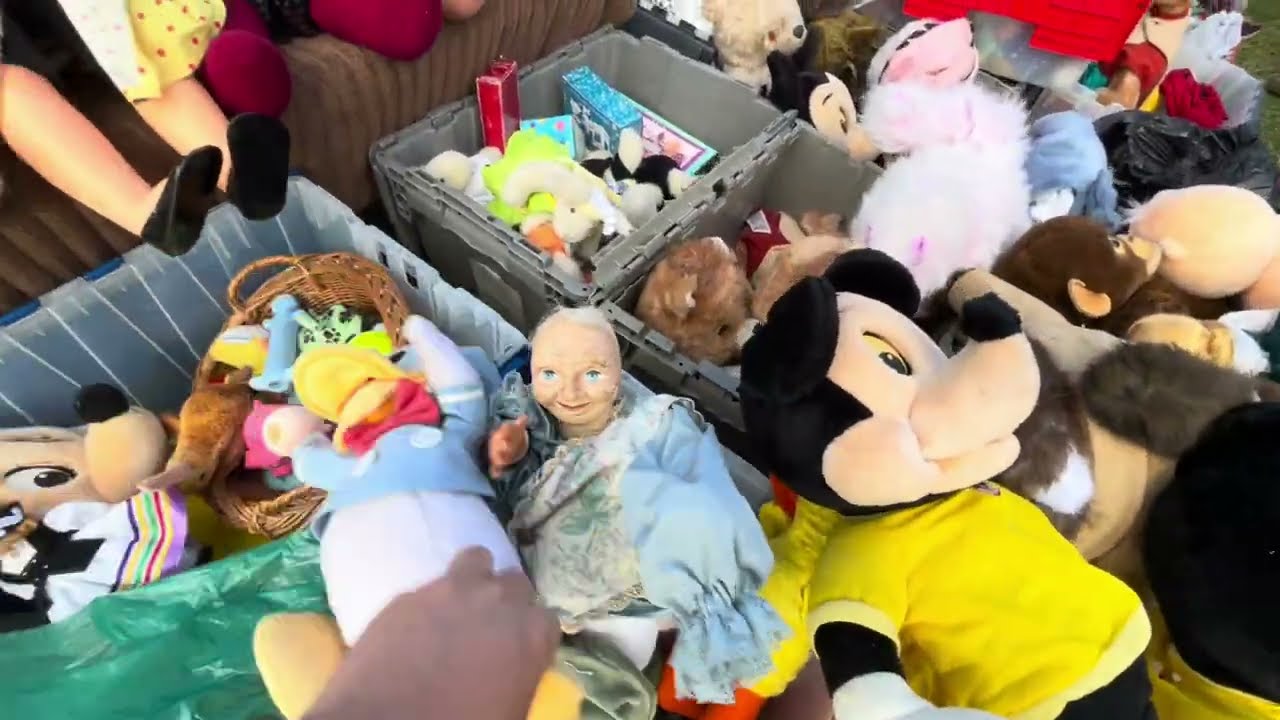 Encontre Vintage Barbie sets en venta de bienes. I found Vintage Barbie Play sets at an Estate sale