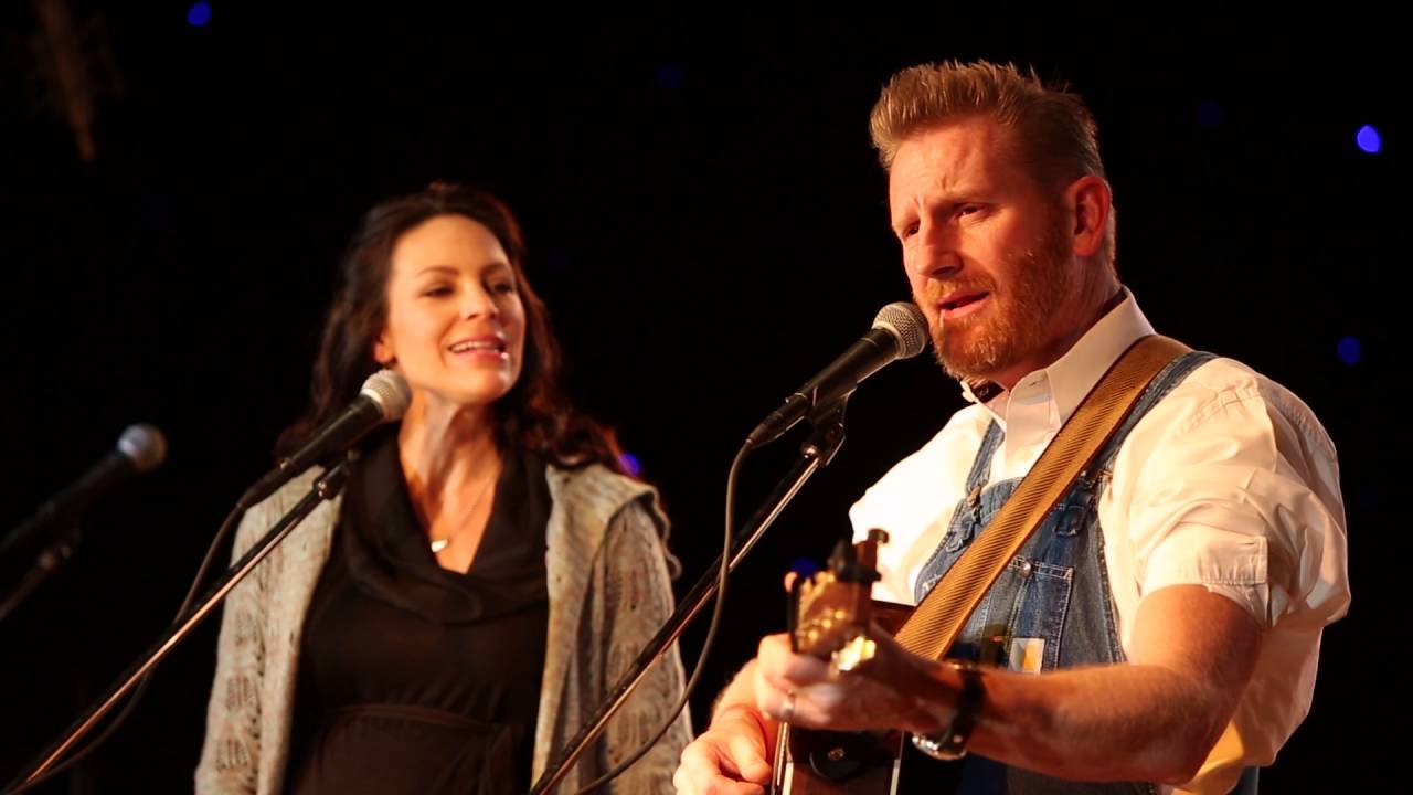The Joey+Rory Show | Season 4 | Ep  3 | Farmhouse Concert | Stray Dogs & Alley Cats
