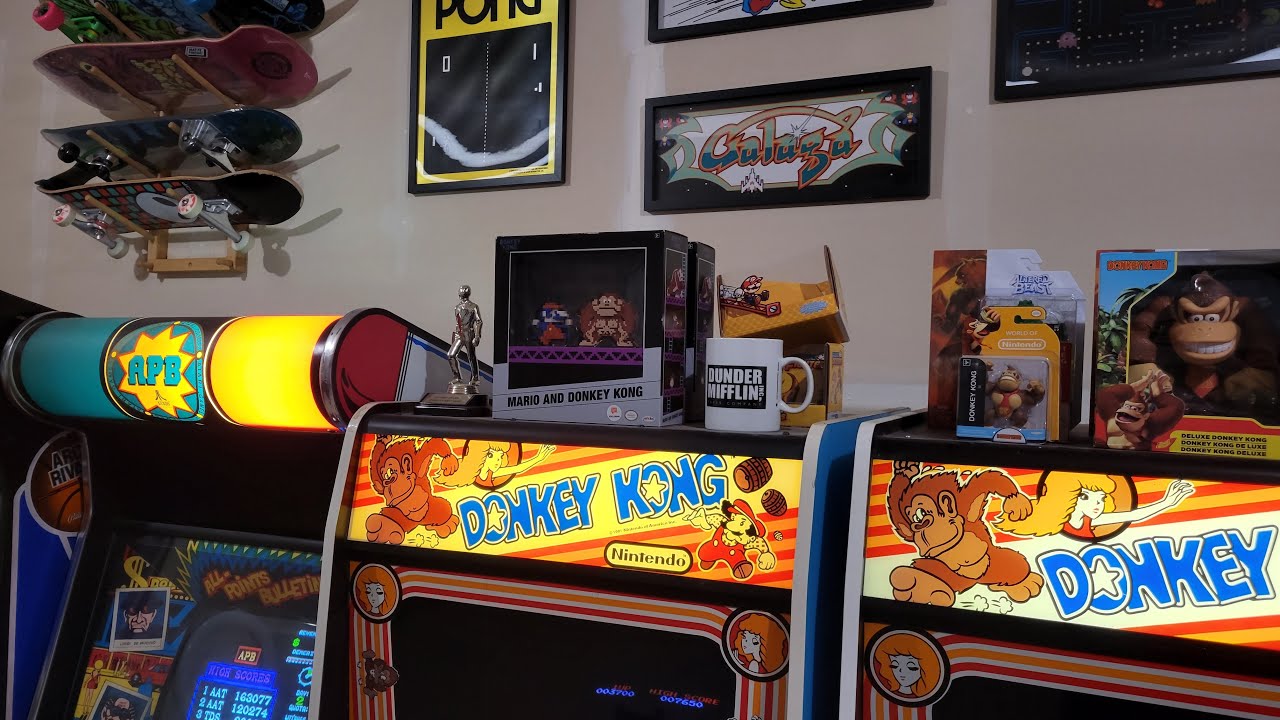In The Arcade! Retro Vibes 😎 Donkey Kong!
