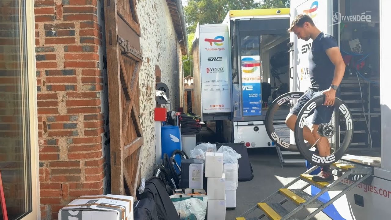 Essarts-en-Bocage : Le Team TotalEnergies dans les derniers préparatifs pour le Tour de France 2024