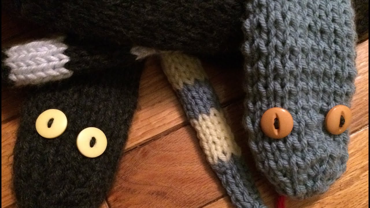 Tutorial on How to Knit a Knit Snake Scarf