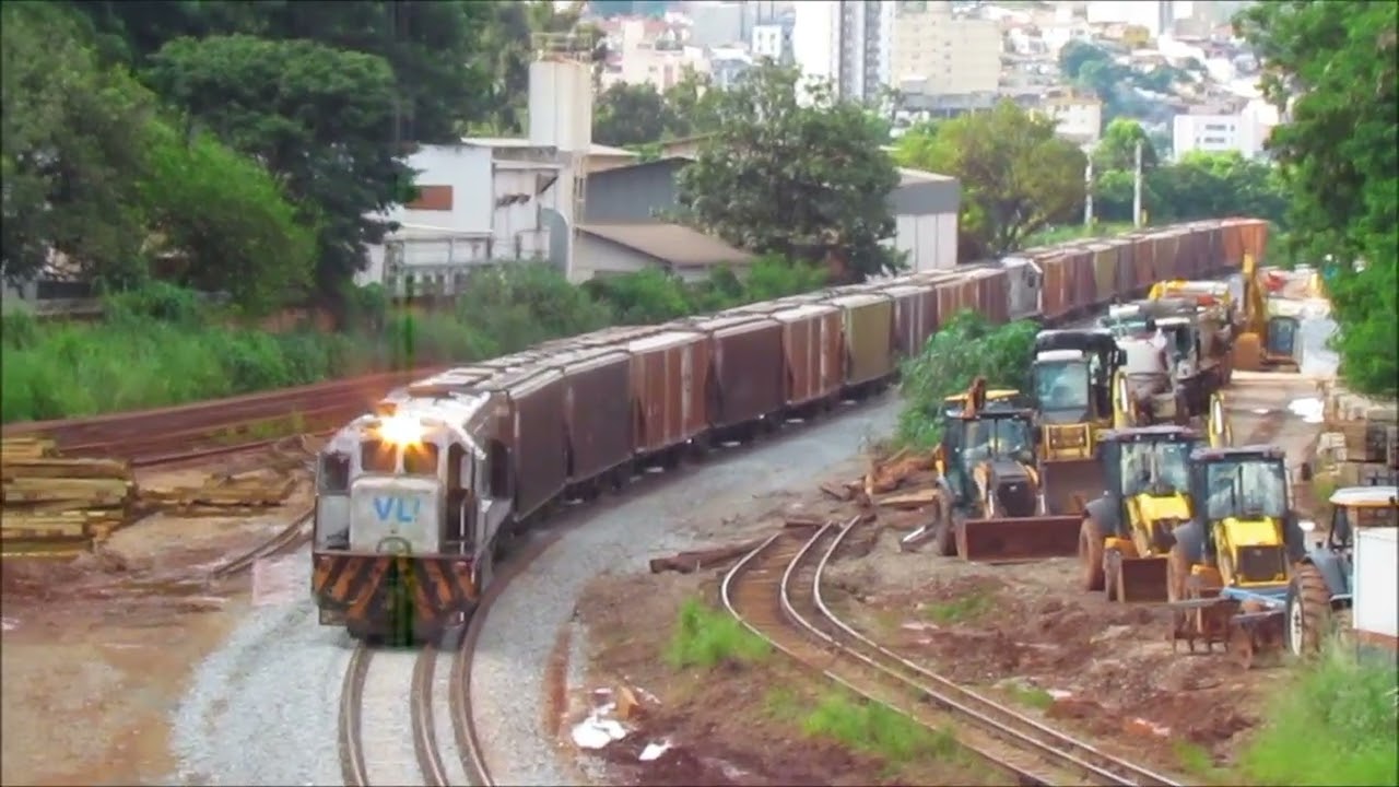 TREM de MAGNESITA Passando Pela LINHA NOVA ao Lado das OBRAS do METRÔ em Belo Horizonte/MG