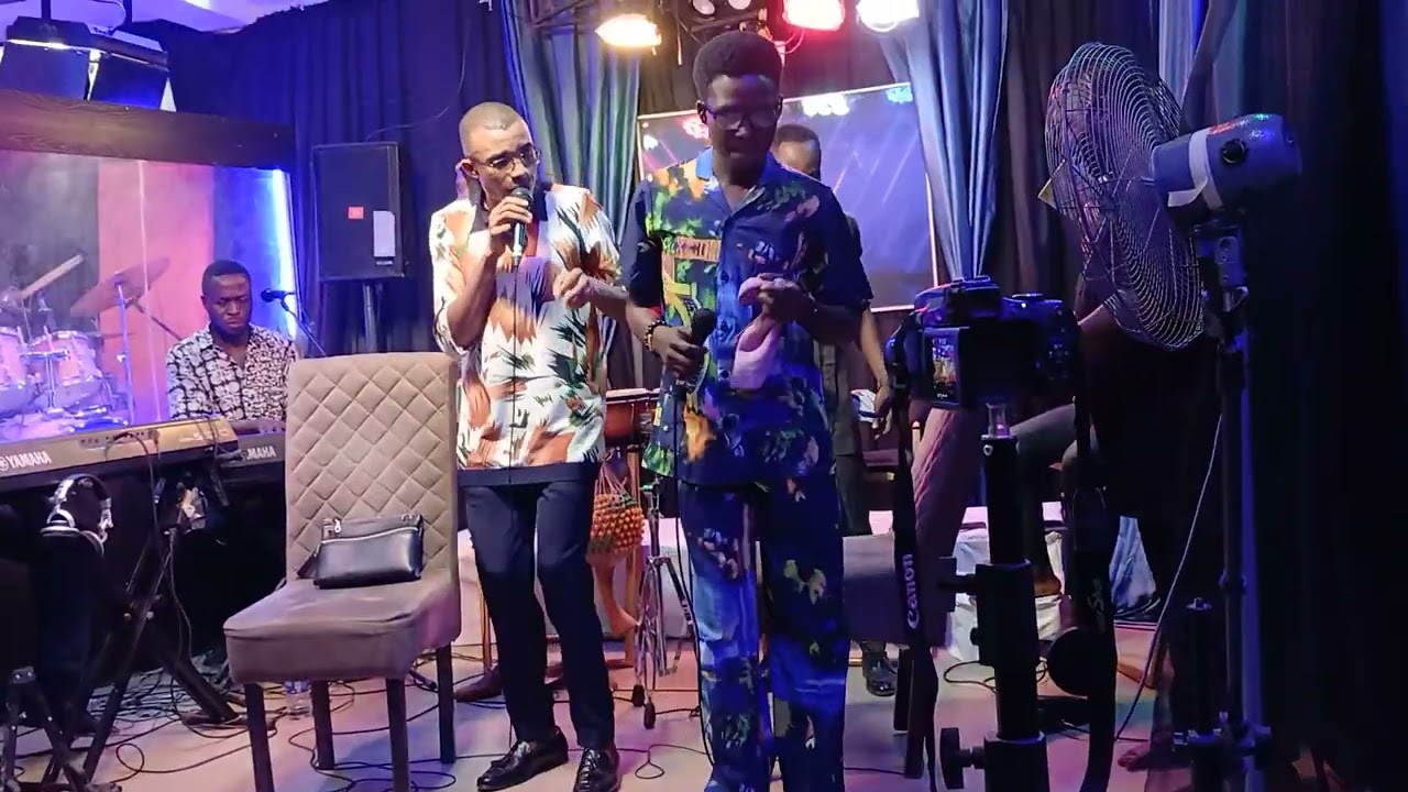 Stop scrolling,  let's praise God together,  #fypyoutu#goviral #viral #subscribe #igbo praise #igbo 