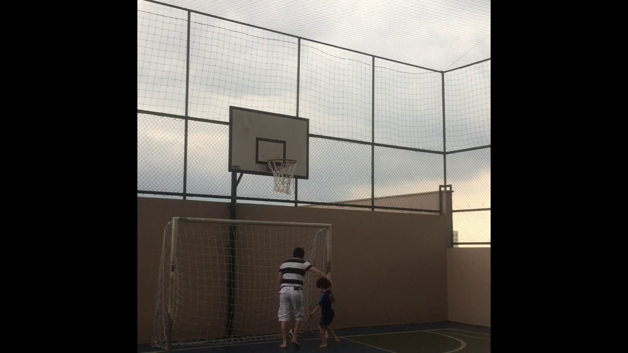 Futebol Na Chuva