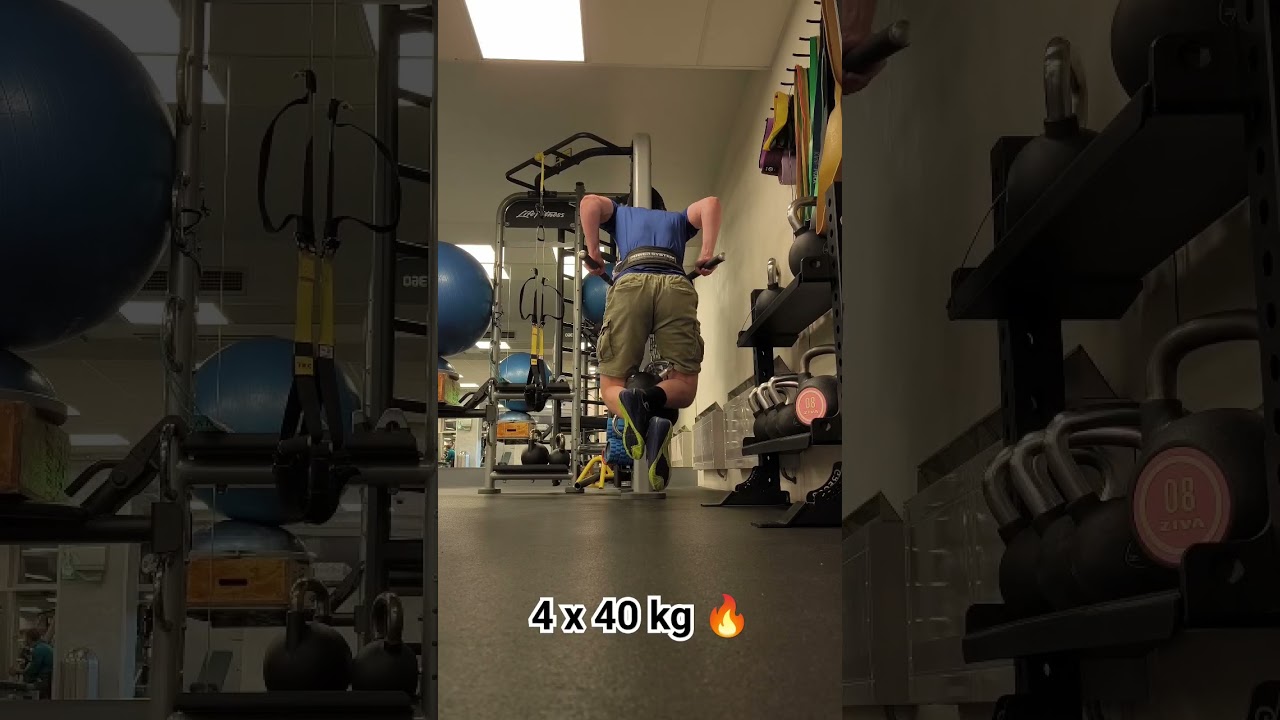 Dips = 4 X 40 kg 🤩🔥 #dipy #posilovna #cvičen&iacute; #posilovani #vahy #fitbody