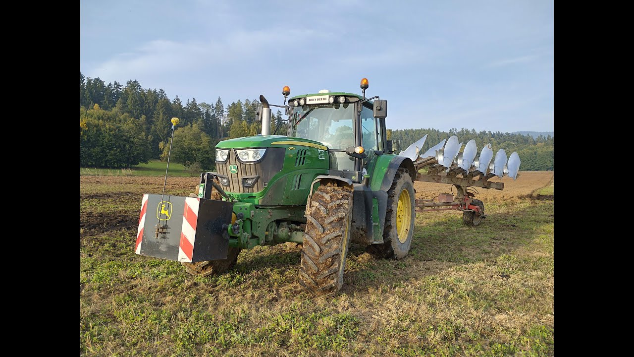 John Deere 6135M s pluhem Gregoire Besson