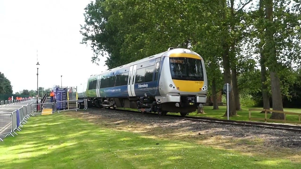 Honeybourne to Long Marston. #RailLive #hybridtrain
