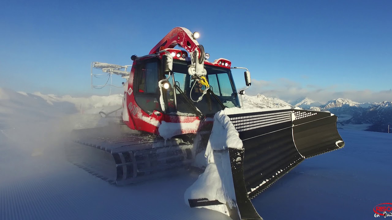 En dameuse aux lueurs du premier jour de 2018