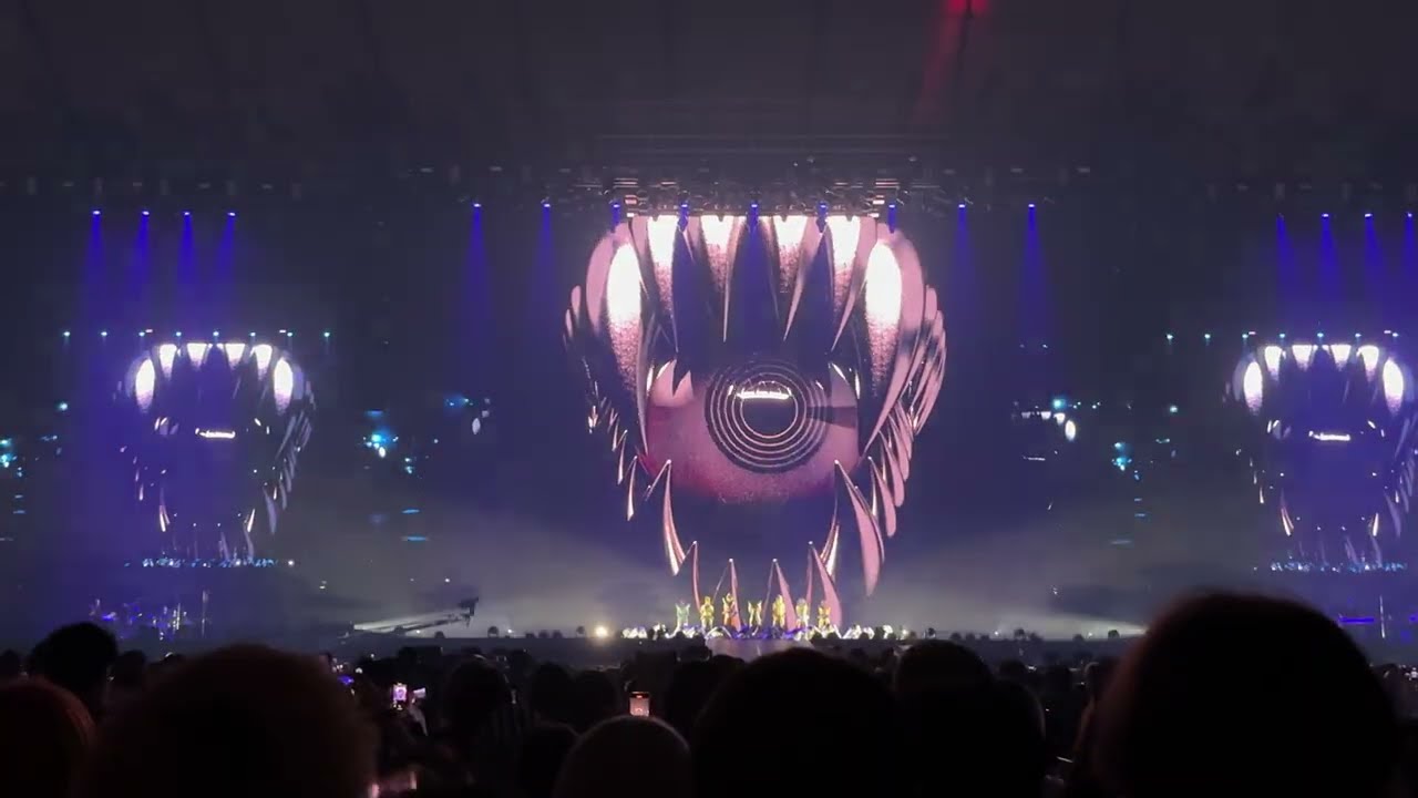 XG / WOKE UP【TOKYO DOME. 1st WORLD TOUR “The first HOWL” FINAL】May 14th, 2025
