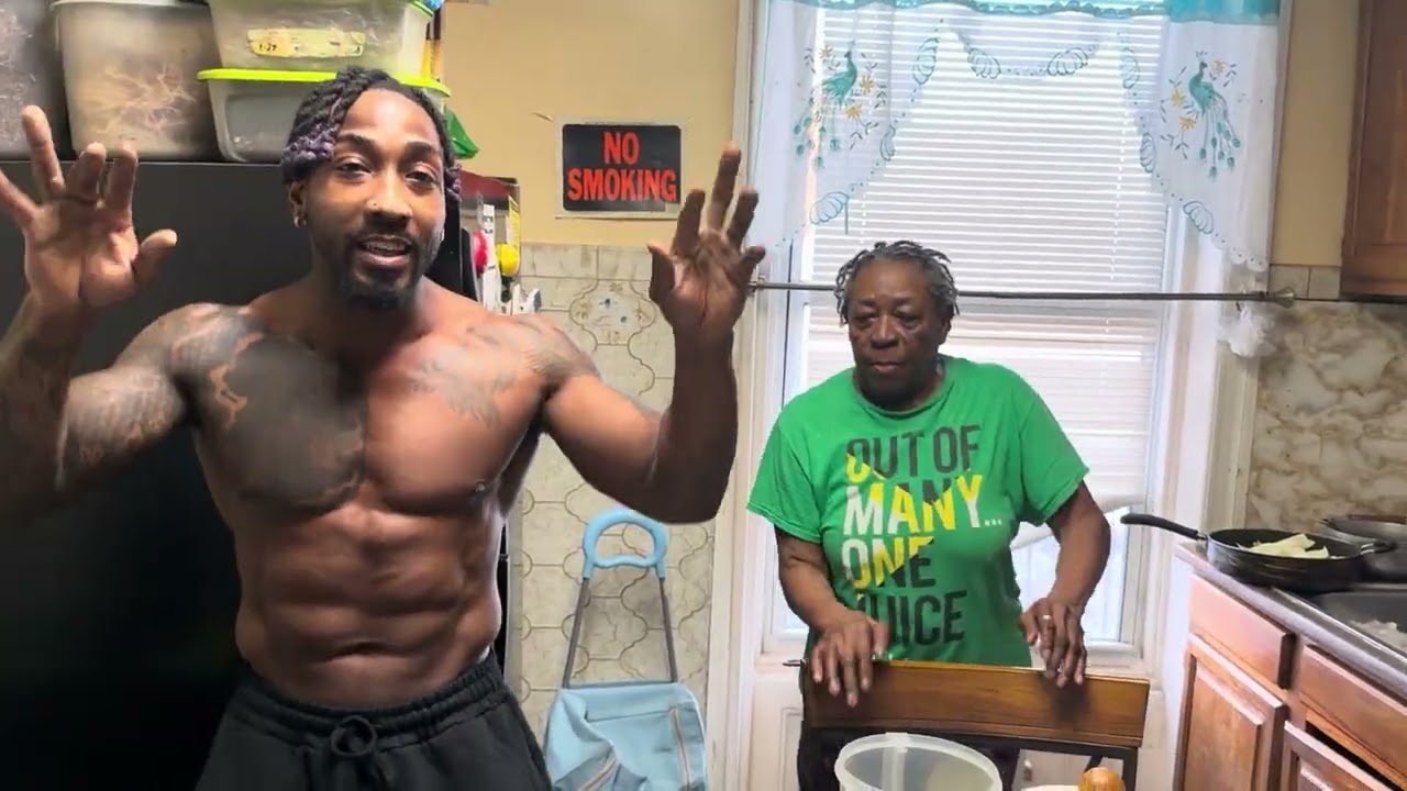 Healthy Homemade Juice for My 70-Year-Old Mom @BrolyGainz007 @Dodeezfitness 