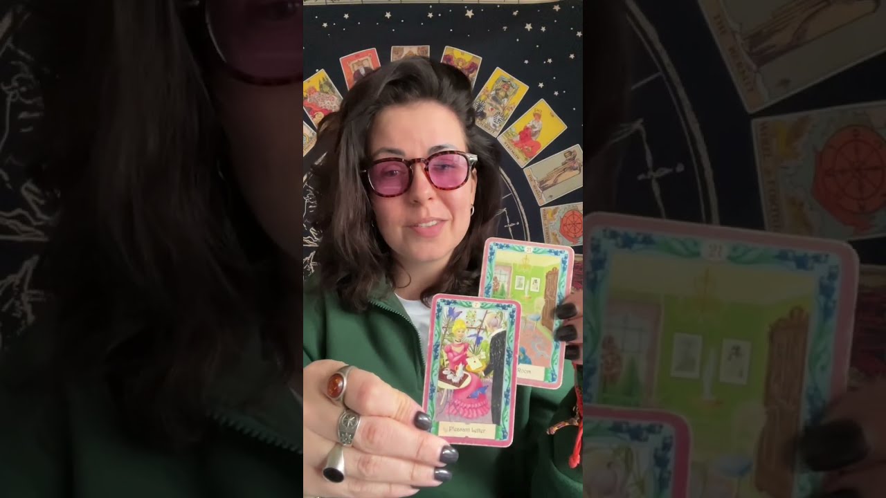 ТОЧКА ИЛИ ПАУЗА? #таро #tarot #гадание #картытаро #раскладонлайн +79537125888