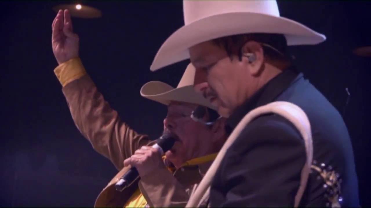 Los Invasores de Nuevo León 'El Reencuentro' Vol 2 en Vivo - Me Refiero A Ti