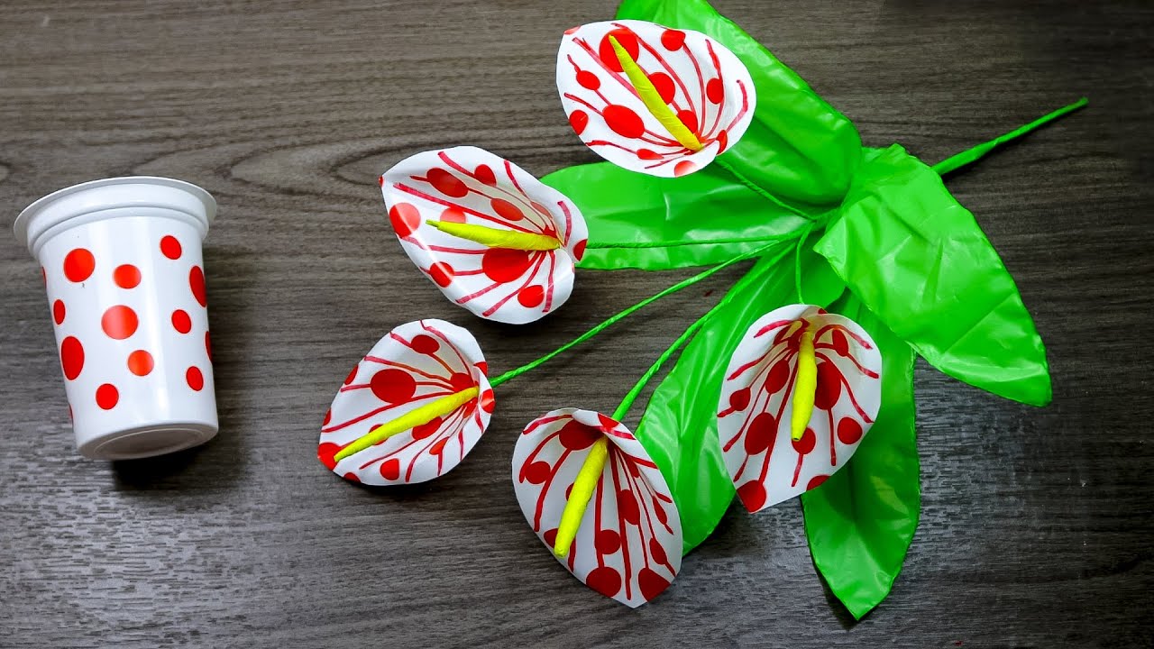 ide kreatif gelas plastik bekas untuk membuat bunga calla lily