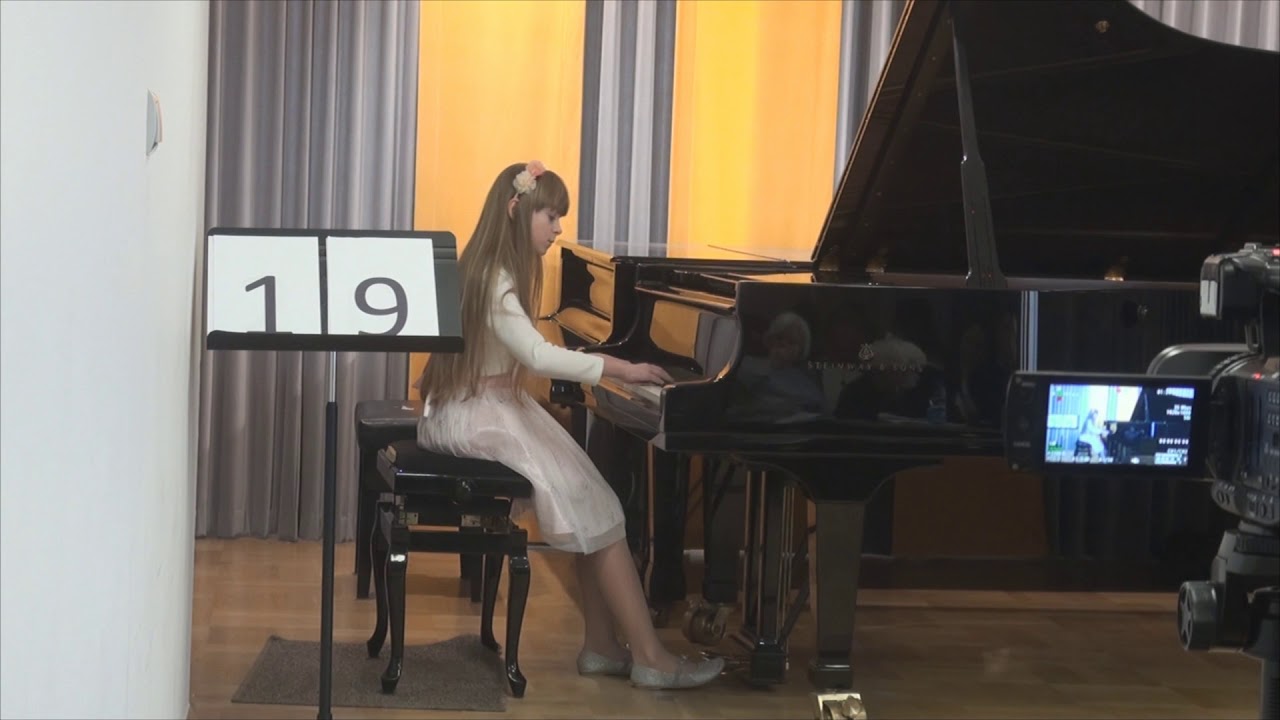 Nela Zawadzka - IX Międzynarodowy Konkurs Pianistyczny 