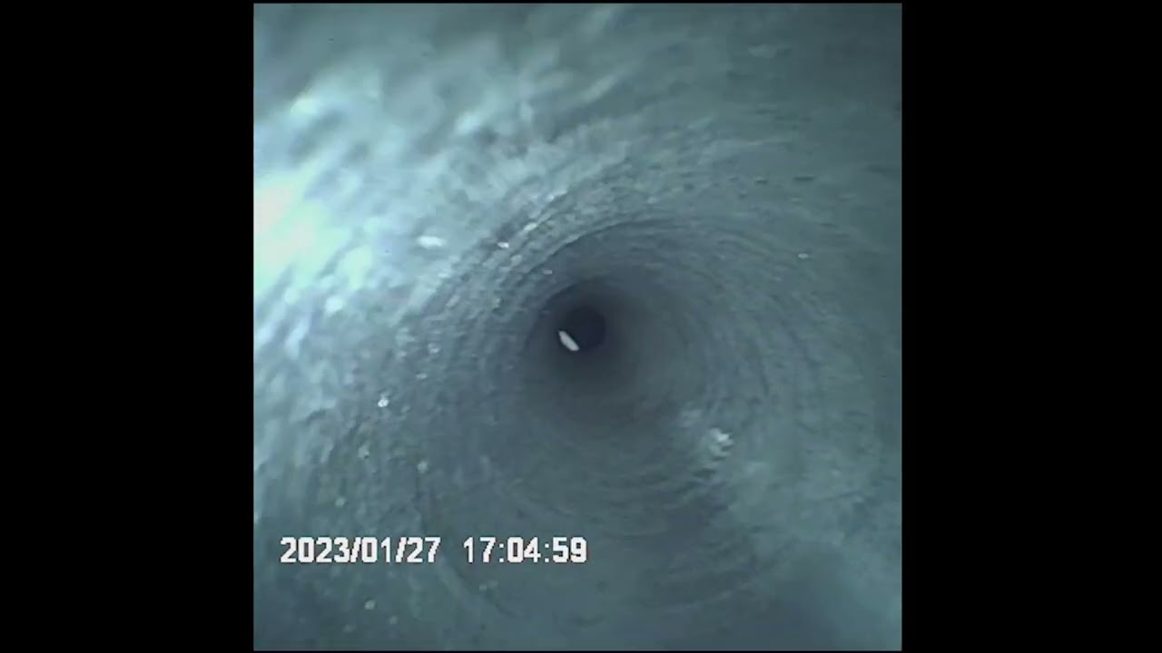 Inspection pièce en acier inoxydable (trous de diamètre 2.0mm) avec le vidéoscope PRO B 0.95mm x 1m.