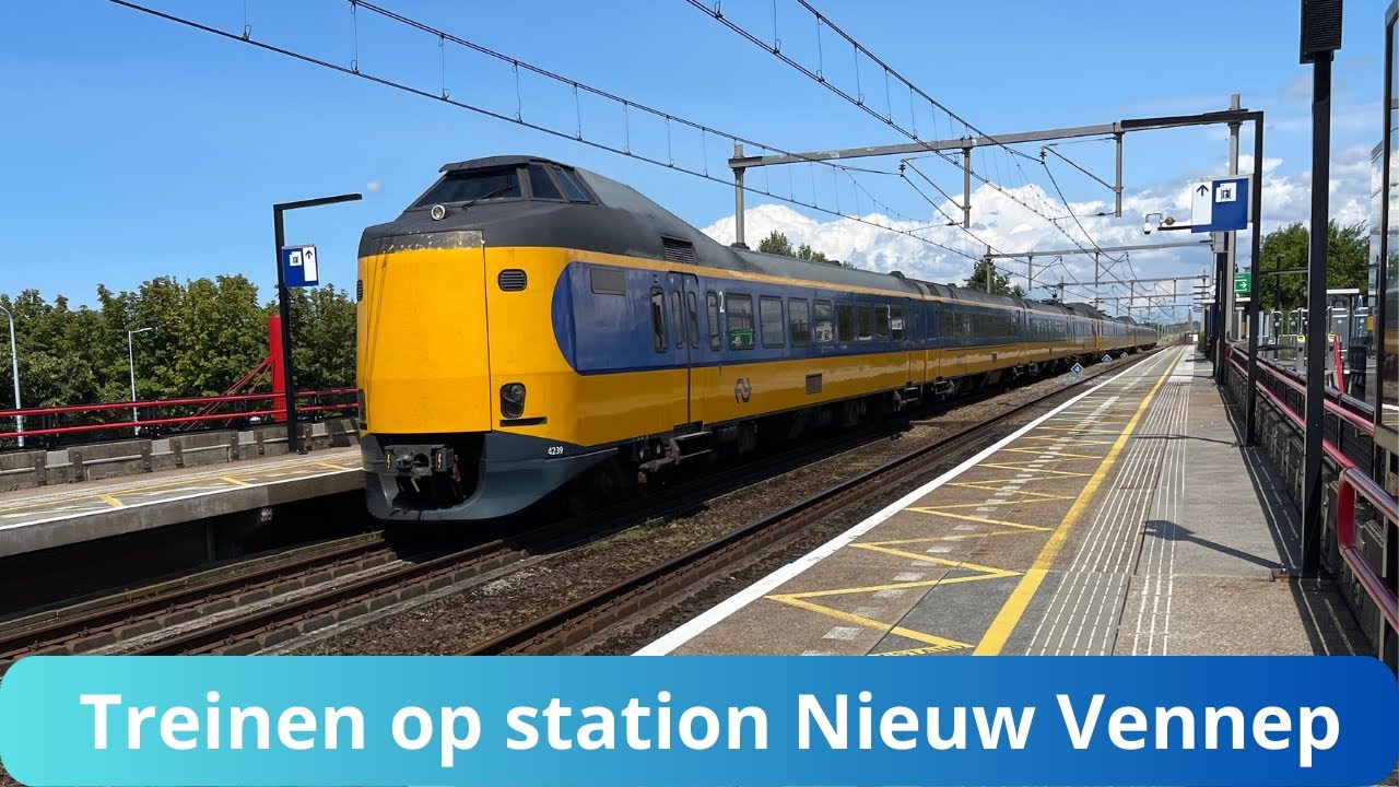 Treinen op station Nieuw Vennep - 20 juli 2023