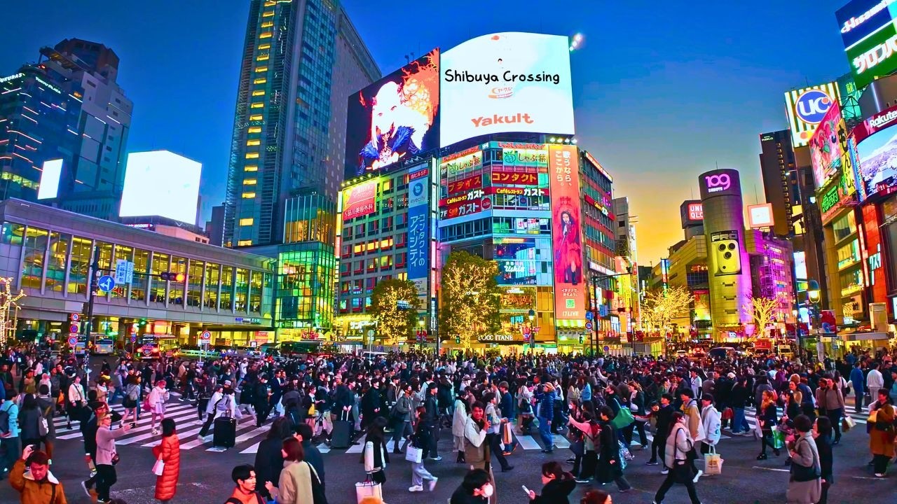 😆Hands Up, Everyone! Satsuei (Photo/Film) Dash @ Shibuya Crossing in Shibuya Tokyo Jp  2026 4kHDR